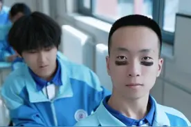 最强教师监考最后一个考场 #最后一个考场 #学渣 #考试 #校园里的精选 #校园搞笑视频封面