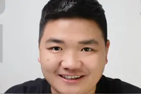 4月28日郑州6个事 出租车撞车。
“乐购五一”消费劵明天开抢