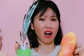 打火机能喷水！架子姐被自己坑了，这些整蛊玩具也太逼真视频封面