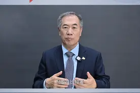前列腺增生术后尿不出、漏尿怎么办？ 北京大学第一医院泌尿外科张凯教授表示，前列腺增生术后拔完尿管，病人或有尿道烧灼感、尿频尿急，短的可能几个小时以后恢复，长的可能会一两个星期甚至一个月。视频封面