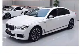 宝马M760！ 三百万落地的宝马M760，现在只要五系多一点的价格，还要什么五系啊！#宝马 #宝马M760 #高性价比二手车推荐视频封面