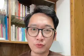 雷军之意，不在颜值 希望这场始于“颜值”的讨论，能够成为中国汽车从“制造优势”向“体验优势”转型的关键一步，毕竟一块“才貌双全”的牌照，谁能不爱呢？ #雷军 #小米 #小米汽车视频封面