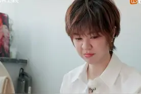 #郁可唯多次被问去不去歌手 #湖南卫视背后 #沈梦辰 和#张泉灵 在不同时间段询问#郁可唯 是否会参加《歌手2025》，所以她究竟会如何回答呢？