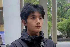 华中科大河南考生，颜值高的像明星就算了，学习还这么厉害！#帅哥  #华中科技大学 #学霸秘籍#真实还原视频封面