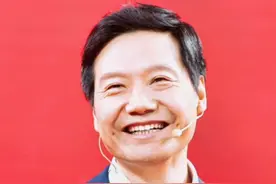 雷军谈在武大建校130周年捐赠13亿元：当我在武大读书，领到母校奖学金时， 我就下决心赚了钱要千倍万倍还回来视频封面