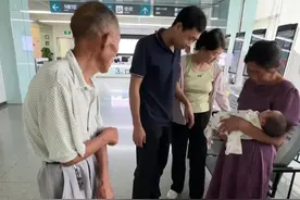 带着爷爷跟小芽宝一起检查眼睛 感谢大家的关心和支持，都没什么事，谢谢#全家出动 #医院随拍 #人太多了