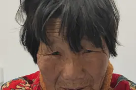 （已找回）信阳寻亲：六旬老太被救助，穿红色花外套、棕色裤子图片