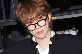韩国人一口闷茅台，一旁的中国人笑而不语#韩综 #徐明浩 #SEVENTEEN #茅台