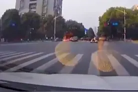 盘点行车事故3 #热点 #行车安全 #车祸瞬间视频封面