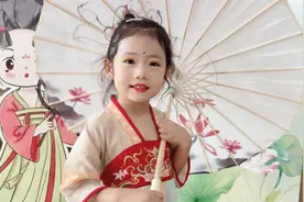 闺女舞蹈汇报课，全家都去参加，媳妇全程笑得嘴都合不拢，太偏心视频封面