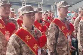 热血青年多壮志，逐梦军营写豪情！2025年春季#新兵入营  （作者：刘梓维 / 编辑：刘海洋）#新兵请入列 #新兵 #海军视频封面