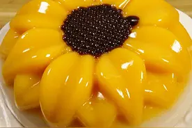 哇！好漂亮的向日葵马蹄糕！ 椰香芒果味，Q弹软糯，没有添加剂，健康又好吃~#甜品制作 #治愈美食 #广式点心 #抖音美食推荐官 #马蹄糕视频封面