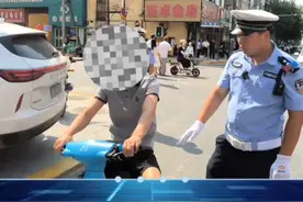 骑行共享电动车需要佩戴头盔视频封面