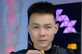 这个振动播放器真能让整个楼洞都响起来吗？！ #骨传导音响 #测评 #好物推荐 #师兄鉴货 #内容启发搜索视频封面