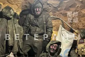 俄军突袭乌克兰，100名士兵在天然气管道里爬了4天视频封面