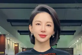 高端的球形只需要朴实的传球技巧 #潘晓婷 #台球教学 #潘晓婷教你打台球 #当你朋友是世界冠军视频封面