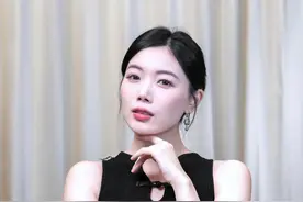 好莱坞新生代毯神 出圈造型大PK 好莱坞新生代三大毯神，出镜即刷屏！
火出圈的造型一只手都数不过来
你觉得谁的赢面更大呢？
-
关注阿雅，买珠宝不被耍
 #红毯造型  #好莱坞  #赞达亚  #安雅  #Hunterschafer视频封面