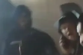 湖南龙山车库被淹，3人遇难1人获救。现场一幕惊险：水涨到脖子，女子爬管道上躲了20多个小时，消防大喊：不要急，我们救你来了！@湖南消防 