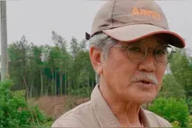 从人工成本的角度，果园菜园里的草除非高过我们的作物，一般是不除的，因为草有它的功能存在，干旱时期它能保湿降温，雨季时它能保土和吸水。#乡村守护人 #新农人计划#有机农业 