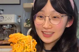 土豆泥火鸡面也太适合夜宵吃了！土豆脑袋快at闺蜜给你安排~#土豆的神仙吃法 #土豆泥火鸡面 #闺蜜 #夜宵视频封面