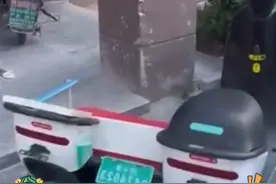 什么！共享电动车都出双人的了！#万万没想到 #娱乐评论大赏视频封面