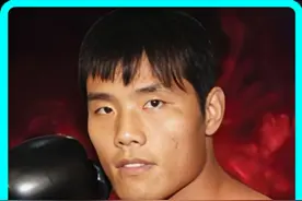 死神方便封神之战，重拳暴打对华不败的加拿大选手，直接KO！#拳击 #搏击 #格斗视频封面