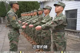 时而暴躁，时而温柔，你们的新兵班长也是这样吗（连天、刘存杰、梁杰茹）#新兵请入列 #新兵训练 #新兵日记视频封面