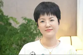现在没钱的人挣钱很难，有钱的人守财很难，大家都很痛苦。#爱驰汽车 #浙江隐秘富豪坑惨投资人 #深圳买房 #深圳楼市 #一个敢说真话的房产人视频封面