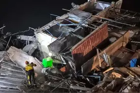直击缅甸震后现场：楼房倒塌倾斜碎石满地，多名中国玉石商被困废墟中视频封面