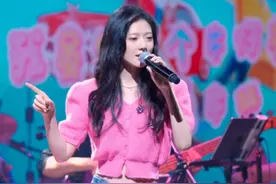 我虽然是个牛仔，在酒吧只点牛奶 #演出现场 #龙千里 #牛仔很忙视频封面