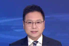 “苏超黄牛”组织线下“枪手”抢票牟利被拘，警方提醒，购票务必通过官方授权的票务平台或渠道，切勿轻信非正规来源的信息#大象主播说 @主播王栋