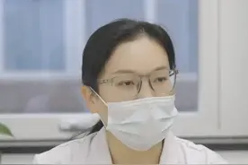 抑郁常用药有哪些呢？1、氟西汀，对什么都觉得没有意义，缺乏动力的患者效果比较好，但是要注意它可能会导致体重减轻，并且不适合有睡眠问题的抑郁症患者使用。2、氟伏沙明，他有镇静的作用，可以促进睡眠，适合睡眠前服用，对于伴有强迫症状的抑郁症患者比较好。#抗抑 #抗抑郁药 #心理健康 #健康