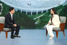 #“中国天眼”这口“大锅”有什么用  中国天眼是一个技术性含量很大的锅，它就像一个锅接雨水一样，天线越大汇聚电磁波能量就越大，就能探测到更早期更原始的宇宙。#新华访谈视频封面
