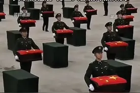 他出生那年，21岁的父亲赴朝作战，次年壮烈牺牲，时隔72年，他和父亲遗骸的DNA比对成功，“爸爸，我终于找到你了！”#致敬英烈！#志愿军#清明节 （剪辑：鲲鹏）视频封面