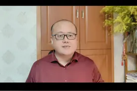 三星、京东方的专利战，老美初裁结果：未违规 关于三星发起的专利战，京东方，已经澄清过很多次了，说有自己自研的专利体系。那么多研发费用，不是白烧的。但是澄而不清，很多人还是不相信。后来，京东方主动申请介入，发起反击。现在，老美初步裁定，不存在违反337条款的情形。#京东方 #OLED #专利战 #三星视频封面