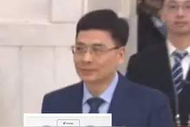 3月11日，网友喊话求“懒人洗衣机”后，海尔今日官宣：三筒洗衣机即将上市！袜子内衣外套“0手洗”。网友：周总，五筒的洗衣机有没有？#海尔 #洗衣机 #周云杰视频封面