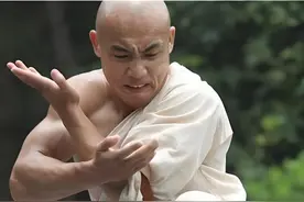 少林18罗汉大开杀戒！金刚掌把泰国拳王打躺尸，跳舞庆祝！ #拳击比赛解说 #拳击视频封面
