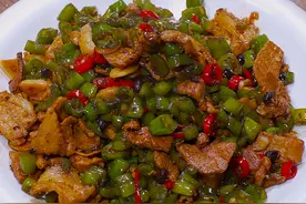 下饭菜的王者，辣椒小炒肉，香辣过瘾好吃不腻，大厨教你详细做法视频封面