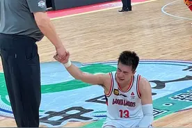能打！而且很强！@郭艾伦 好好休息！常规赛才刚开始呢！✊🏻 #广州龙狮视频封面
