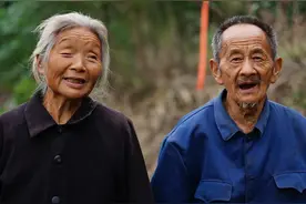 假装是爷爷奶奶的亲戚，没想到还真认上亲了，这场乌龙原来如此温暖#我的乡村生活  #传递正能量 #乡村黄老表视频封面