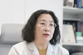 #灰指甲是一种真菌病，不仅不好看，传染性还很强！发现了就要处理，别拖！#科普#女生#灰指甲初期的照片#硬核健康科普行动