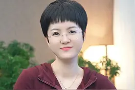 美国非农就业数据暴跌，11月降息几乎板上钉钉，全球多个金融资产大涨。#美联储降息 #降息 #美国非农就业数据 #深圳买房 #一个敢说真话的房产人视频封面