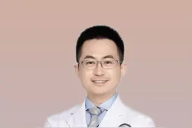 口腔溃疡反复起，什么原因？又怎么治疗？ #抖出健康知识宝藏 #抖音知识年终大赏 #医疗健康创作训练营 #口腔溃疡怎么办 #医学科普视频封面