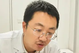 患者几年前胃镜检查有食管裂孔疝，近几年有所进展，有巴雷特食管，属于癌前病变，需要手术治疗。#医学科普 #医生日常 #反酸烧心 #硬核健康科普行动视频封面