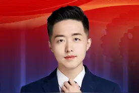 全国人大代表何小鹏：“感谢广东科技创新的沃土孵化了小鹏，并且在小鹏困难的时候，坚定地支持小鹏！”为何他感谢广东？一起了解一下。#小鹏汽车 #何小鹏称特别感谢广东 #2025全国两会视频封面