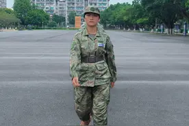 新兵方言大展示！看看有没有你老乡！ 青春正当时、拼搏在军营！来自五湖四海的新战友们，因为共同的追求齐聚军营，在新兵连淬火加钢。快来看看，有没有你的老乡！

（作者：吕婵、叶玉超、杨雯清）#新兵 #新兵请入列视频封面