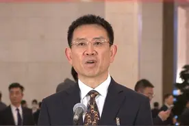 黄立代表：脑机接口技术突破，癫痫、抑郁症、帕金森治疗成为可能视频封面