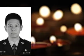 战友含泪讲述山西牺牲民警武霖勇斗歹徒全过程#致敬公安英雄视频封面
