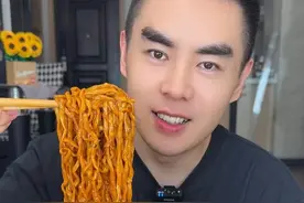 今天不吃家常菜，来顿放纵餐 #抖音美食推荐官 #火鸡面 #好吃到停不下来 #哎呀妈呀太香了 #吃货日常