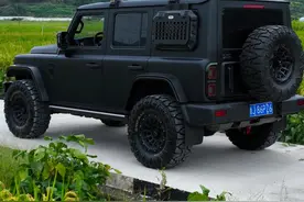 低配212升级黑武士详解，男人的大玩具 #212 #新款212 #212越野 #汽车文化 #汽车人共创计划视频封面